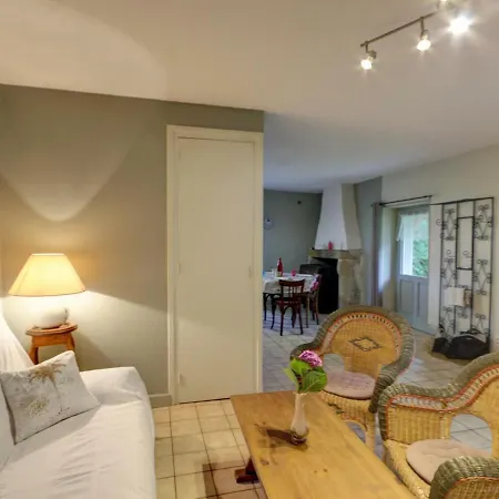 Avec Cheminee, Terrasse Et Borne De Charge, A - Fr-1-496-12 * Saint-Didier-sur-Rochefort